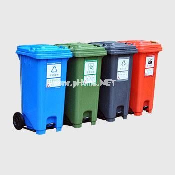  塑料垃圾桶也是需要干净的!